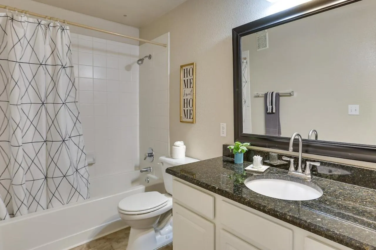 Central Phoenix Condo - Walk To Papago Park!