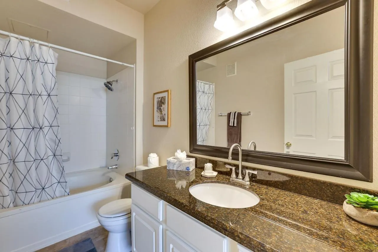 Central Phoenix Condo - Walk To Papago Park! 0*,