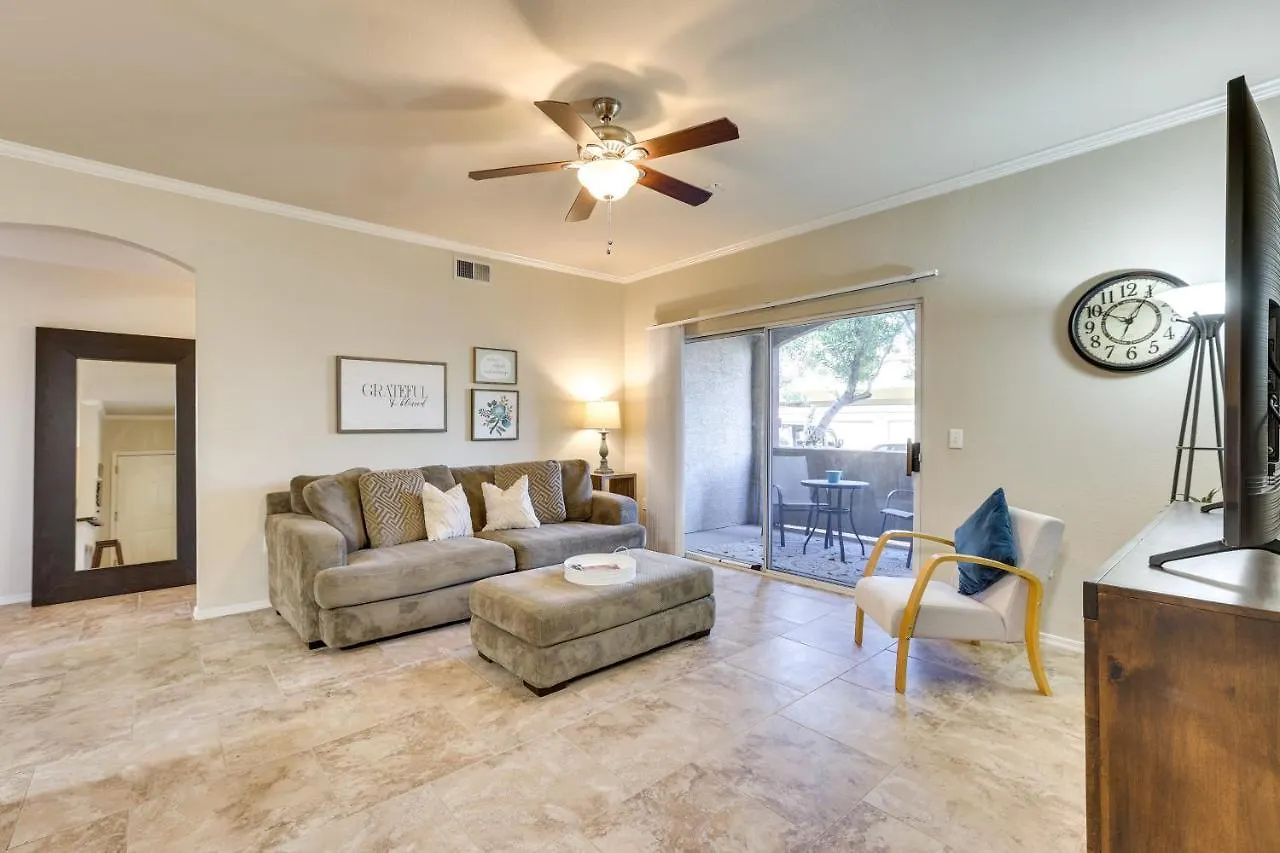 Apartment Central Phoenix Condo - Walk To Papago Park!