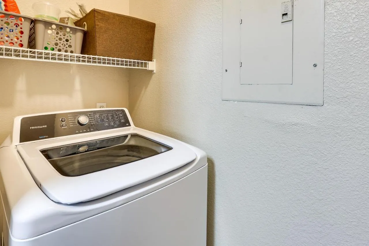 Central Phoenix Condo - Walk To Papago Park! Apartment
